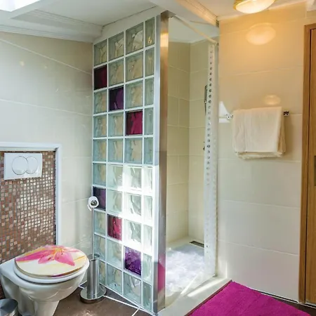 Apartment 2 Bedroom Amazing In Vizinada