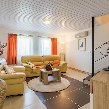 X Apartment *