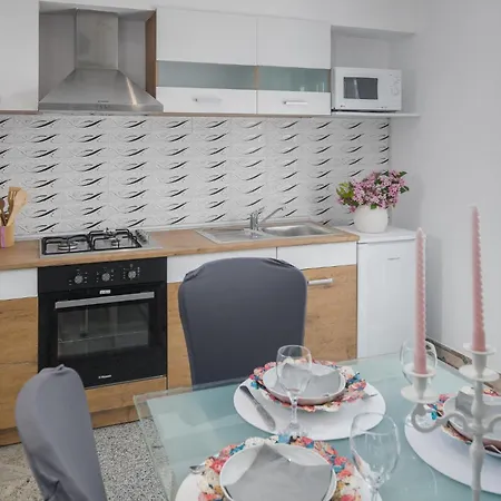 Apartment 2 Bedroom Amazing In Vizinada