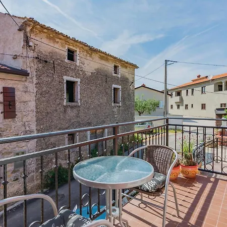 2 Bedroom Amazing In Apartment *