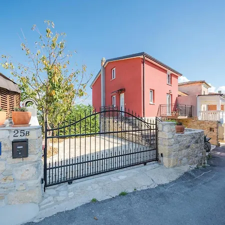Apartment 2 Bedroom Amazing In *
