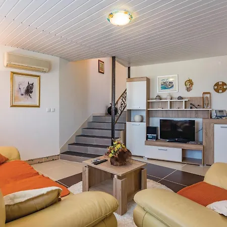 2 Bedroom Amazing In Vizinada